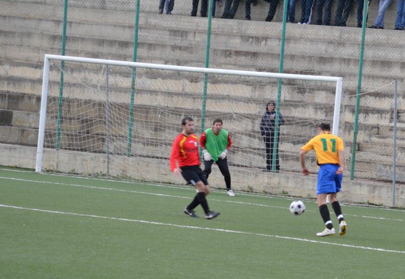 Barberino tira il portiere para.jpg